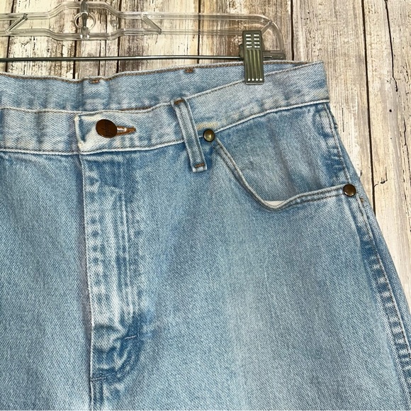 Wrangler Light Wash Non Stretch Bootcut Jeans - Picture 4 of 7